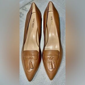 13M Nine West kilty pointy toe kitten heel pumps - tall girls